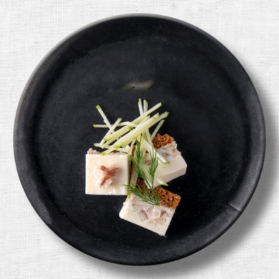 Bavarois d’anguille au pain d’épices et à la pomme verte